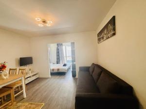 Apart 300m to Arc de Triomphe