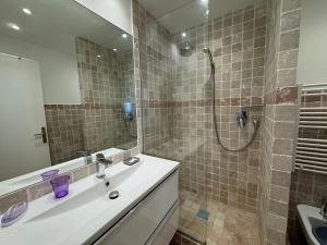 Appartements Beautiful 2P with sea view, pool, air-conditioned : photos des chambres