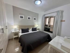 COSTA AZUL APARTMENTS -1A