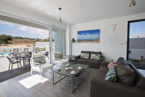 Villa Ochosto Loux - Fabulous 5 Bedroom Protaras Villa With Private Pool