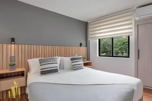 Aria Living 201 -Design and Location Shine