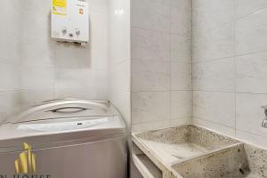 Aria Living 201 -Design and Location Shine