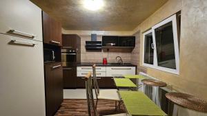 SIMPLE VILLA SELF CHECK iN