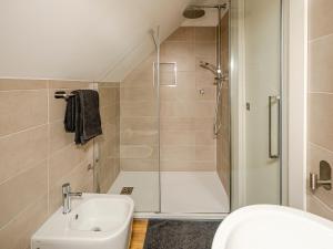 E-bike e tennis gratuiti -2 min Piana Vigezzo ski-