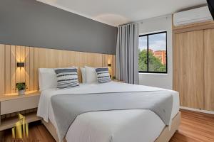 Aria Living 401 - Sophisticated Living in Laureles