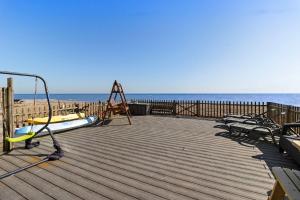 Beachfront Escape Sleeps 8 Ideal Family Retreat