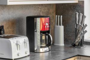 Beachfront Escape Sleeps 8 Ideal Family Retreat