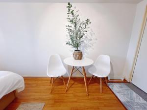 A five-minute walk will take you to Shinjuku shopping district