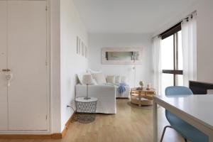 Bright Apartment In Gava Mar