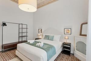 GOLDEN LUXE - 4 suites, frescoes and garden