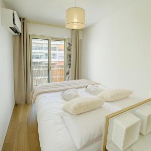 Newly Renovated 2BR Modern