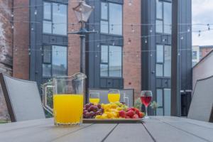 Unit 4 Elegant 1-BR Flat, Near bramall Lane, High Speed WIFI, Secure Parking