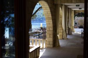 Spectacular Beachfront Brac Villa 6 Bedrooms Villa Selca Violet