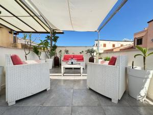 Meetup on The Terrace View With private parking