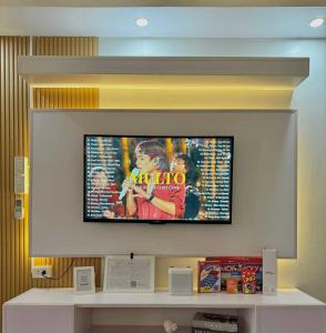 Cozy Condo Staycation with Balcony near Mall of Asia