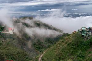 DUSK VIBES near mall roade kasauli Entire 1-bedroom with private balcony with delicious food
