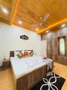 Mountain View l 1BHK,2BHK,3BHK,4BHK,10BHK l Sitting Area Availbale by Night Sky