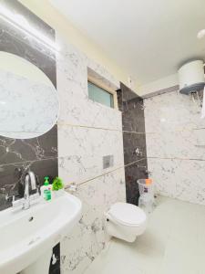 Mountain View l 1BHK,2BHK,3BHK,4BHK,10BHK l Sitting Area Availbale by Night Sky