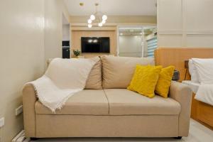 The Sunny Flat at Fame Residences near SM Megamall, Shangrila