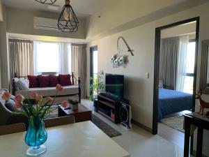 180 degree ocean view apartment