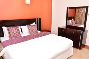 فيا للشقق المخدومة