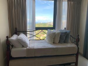 180 degree ocean view apartment