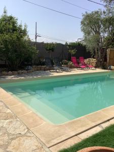 chambres dhôtes en rez de villa avec piscine