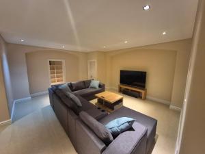 Jumanji Safaris Villa Constantia