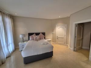 Jumanji Safaris Villa Constantia