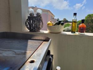 Charmant T1 climatisé avec Terrasse & Accès Piscine