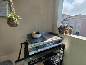 Charmant T1 climatisé avec Terrasse & Accès Piscine