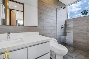 Campestre 704 - Sophisticated Apt with AC & gym