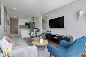 Campestre 704 - Sophisticated Apt with AC & gym