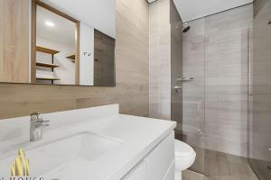 Campestre 704 - Sophisticated Apt with AC & gym