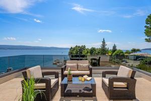 Villa Forti Dva - 5 Bedroom Modern Villa - Sister Villa Available - Sea Views