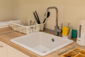 Sunset Da-Ra - Studio DeLuxe with Free Underground parking - by FullViewTour