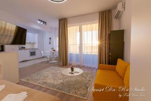 Sunset Da-Ra - Studio DeLuxe with Free Underground parking - by FullViewTour