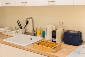 Sunset Da-Ra - Studio DeLuxe with Free Underground parking - by FullViewTour