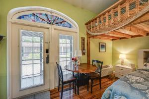 Poolside Relaxation Resort Condo in Naples!