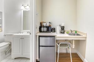 Exclusive 10,000 Islands Access Naples Studio