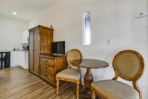 Near the Everglades Studio at Port of the Islands