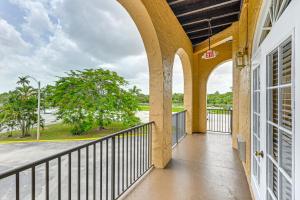 Marina, Heated Pool and Game Room Naples Condo!