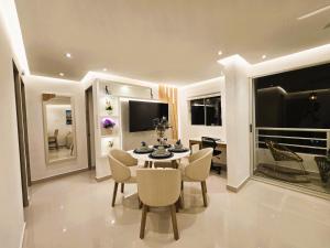 Luxury apartment with sea view