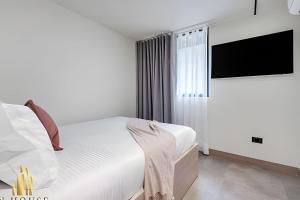 Casa Solei 12-7 - Bright & Chic Apt in Manila AC