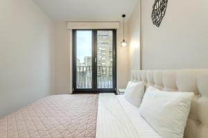 Petrovdom Apartments 6-52 in RC New York Concept House, Antonovycha 74