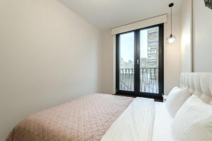 Petrovdom Apartments 6-52 in RC New York Concept House, Antonovycha 74