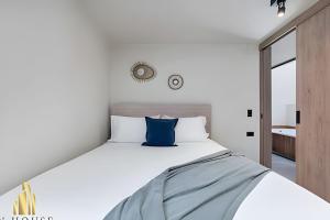 Casa Solei 12-9 - Stylish Apt with Jacuzzi & AC