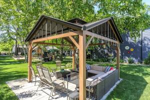 Spacious Ground Floor Garden View Apartment