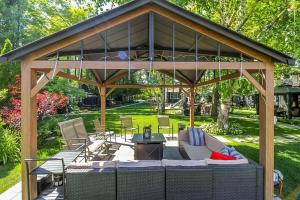 Spacious Ground Floor Garden View Apartment