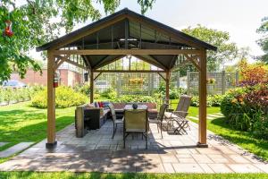 Spacious Ground Floor Garden View Apartment